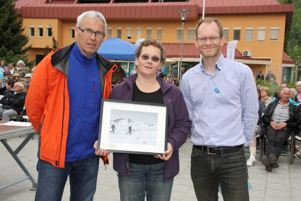 Stein Næss, Inga Reidun Sjøtun og Oddmund Hoel (Foto: Torodd Joranger, Luster kommune)